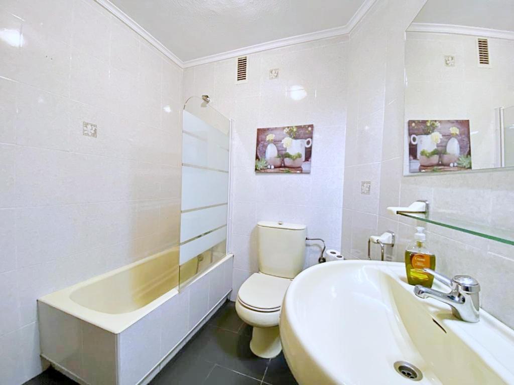 Apartamentos Milan 1 Wifi Y Parking Gratuito โอเบียโด ภายนอก รูปภาพ