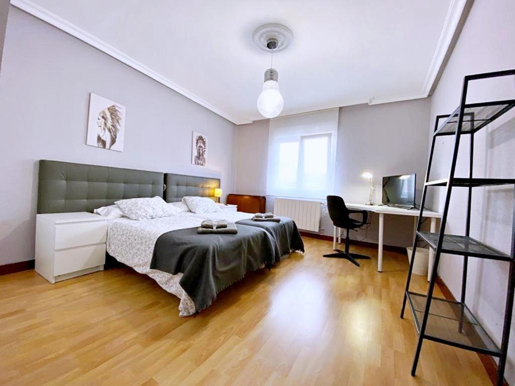 Apartamentos Milan 1 Wifi Y Parking Gratuito โอเบียโด ภายนอก รูปภาพ