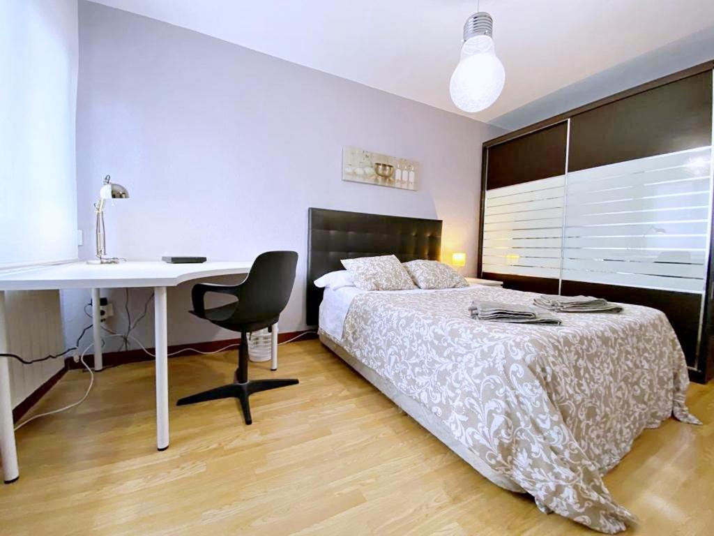 Apartamentos Milan 1 Wifi Y Parking Gratuito โอเบียโด ภายนอก รูปภาพ